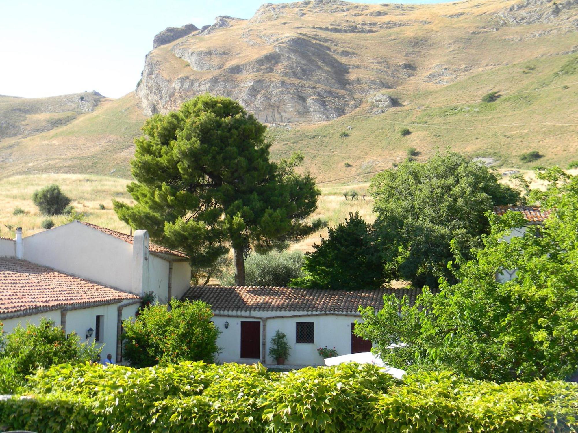 Masseria Rossella เปียนาเดยีอัลบาเนซี ภายนอก รูปภาพ