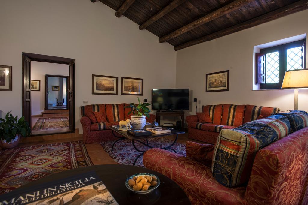 Masseria Rossella เปียนาเดยีอัลบาเนซี ภายนอก รูปภาพ